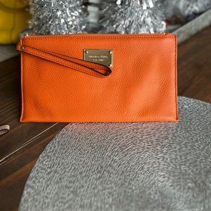 Michael kors wristlet